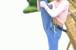 小姐姐摇摆躲闪,小姐姐的摇摆躲闪艺术